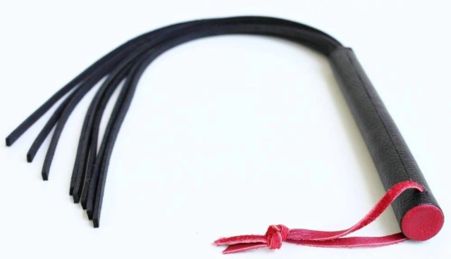 Pejcz Mały, Czarny Whips 