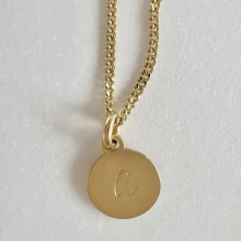 Personalizowany naszyjnik z literką – blaszka 8 mm, splot pancerka