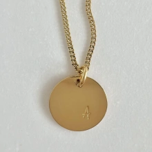 Personalizowany naszyjnik z literką – blaszka12 mm, splot pancerka