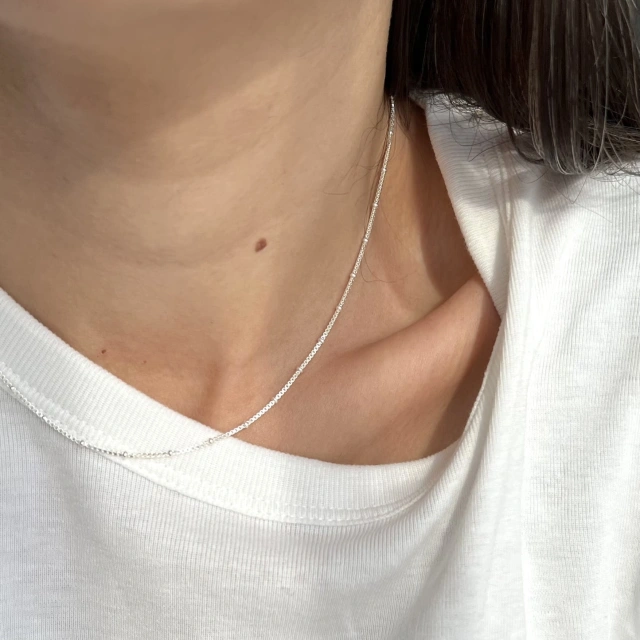 Srebrny naszyjnik choker KOSTKA