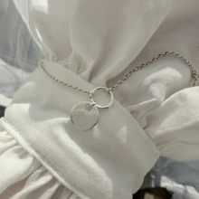 Personalizowana bransoletka z literką – blaszka 8 mm koło