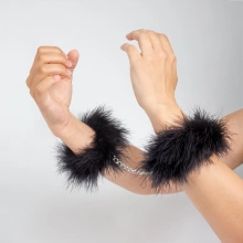Kajdanki z piórami marabou – Black Marabou Handcuffs